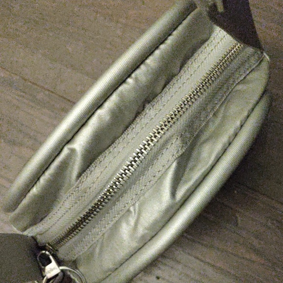 Kipling's "Jesper" Crossbody - Picture 6 of 10